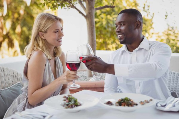 Comment trouver l’accord parfait entre les repas de fête et les vins ?