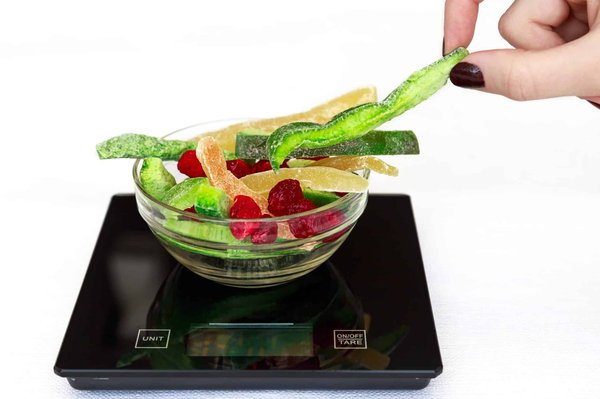 Comment choisir une bonne balance de cuisine dans une boutique de matériel de pâtisserie ?