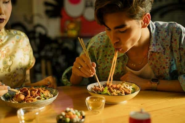 Comment préparer les nouilles samyang extra piquantes ?